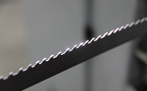 内江双金属带锯条产生切削噪音的原因具体有哪些？